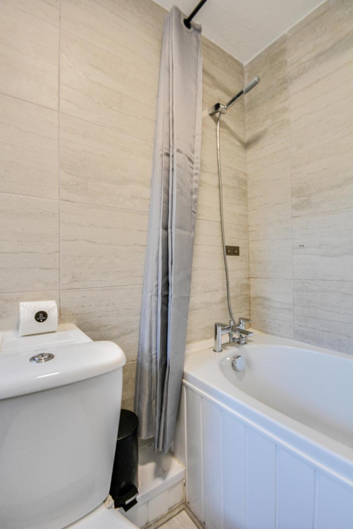 Stay With Alexandra 2 Free Parking - High Speed Free Wifi Liverpool Exteriér fotografie